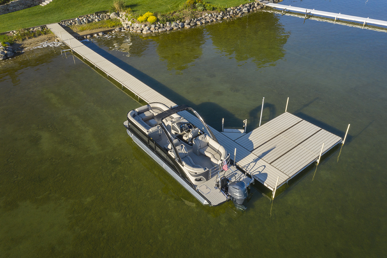 How to Dock a Boat in 4 Ridiculously Easy Steps