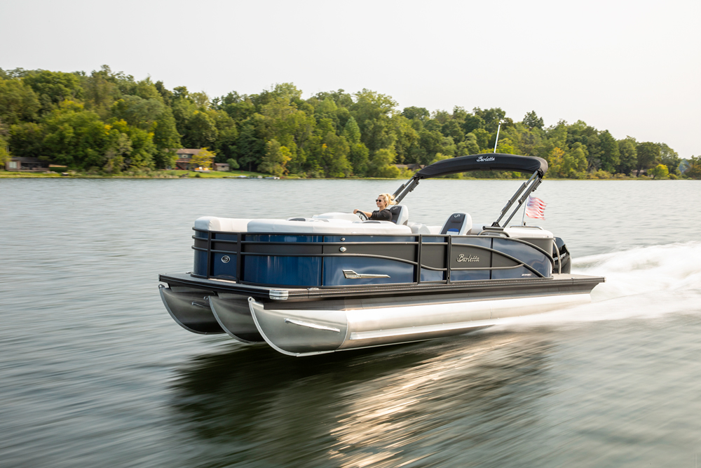 Pontoon Boat Buyer’s Guide: Everything you Need to Know Before you Buy